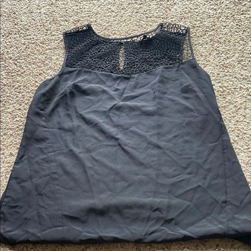 Nic + Zoe Black Sleeveless Top size M